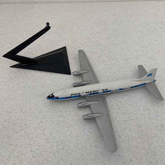 Vintage 1980s Pan American 6110C Airplane Model and Display Stand - Picture 14 of 16